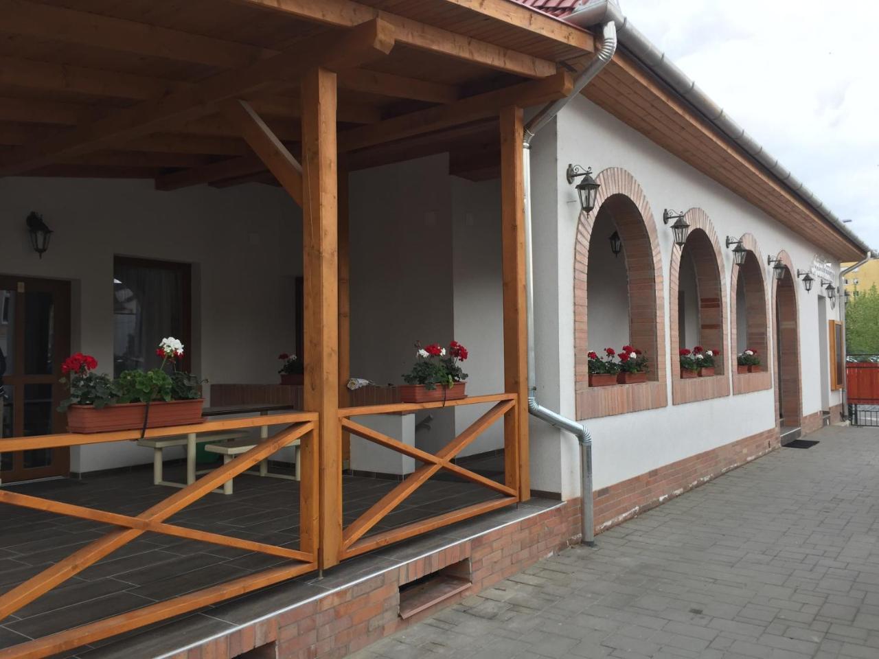 Pizza Tábor Apartman Miskolc Exterior foto